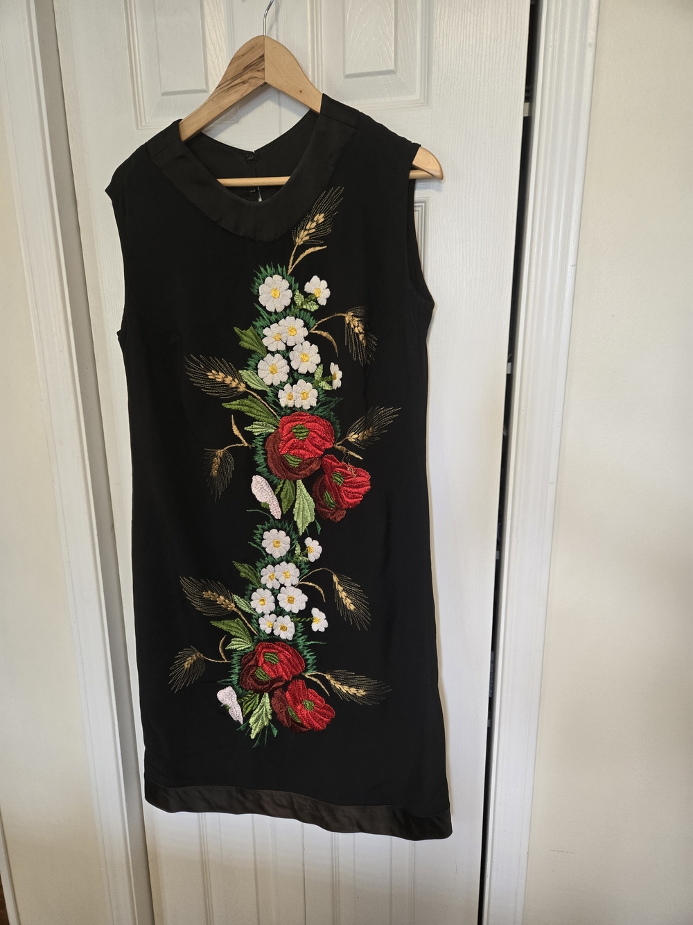 Black Sleeveless Floral Embroidered Shift Dress Sz L